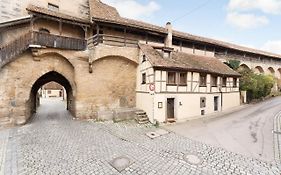 Nächtigen an der Stadtmauer